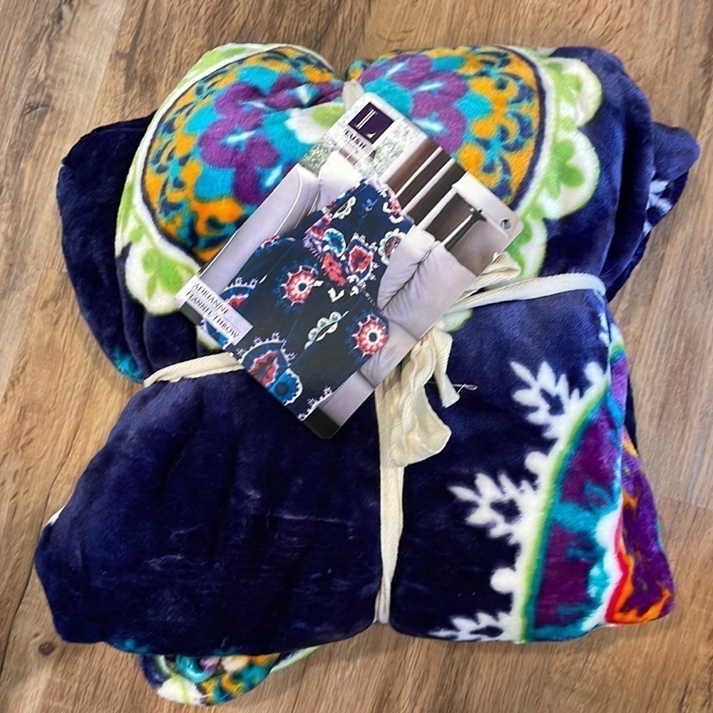 Lush decor flannel throw 50x60
